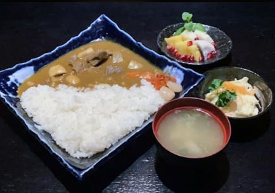 romahamasei,Curry alla giapponese  con manzo e verdure  su riso